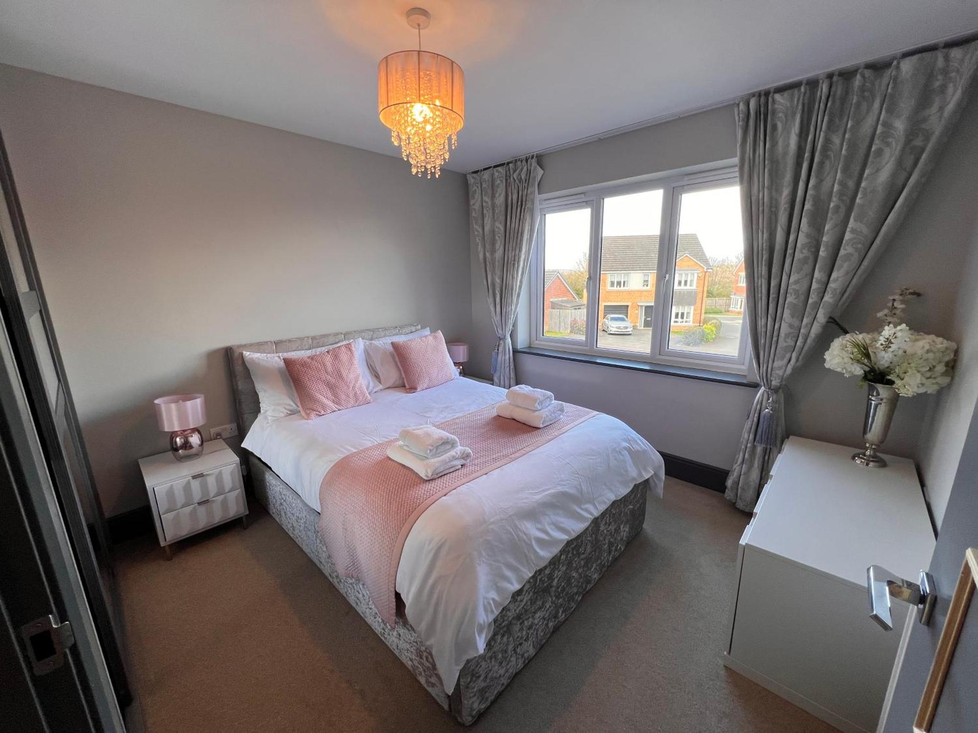 Luxury Durham Home In Dh1, Free Parking, No Fees ภายนอก รูปภาพ