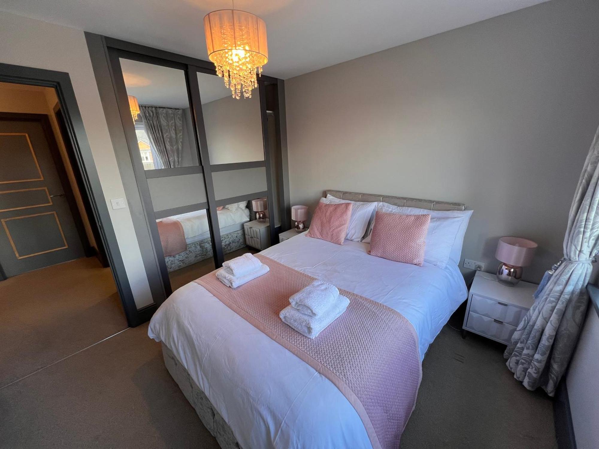Luxury Durham Home In Dh1, Free Parking, No Fees ภายนอก รูปภาพ